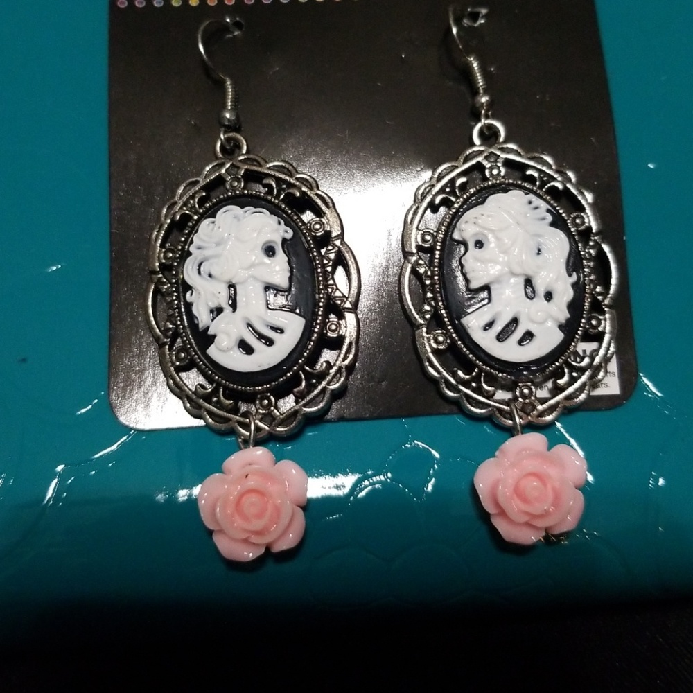 Dia de Los Muertos Cameo Earrings NWT